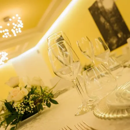 ホテル Ristorante Vittoria